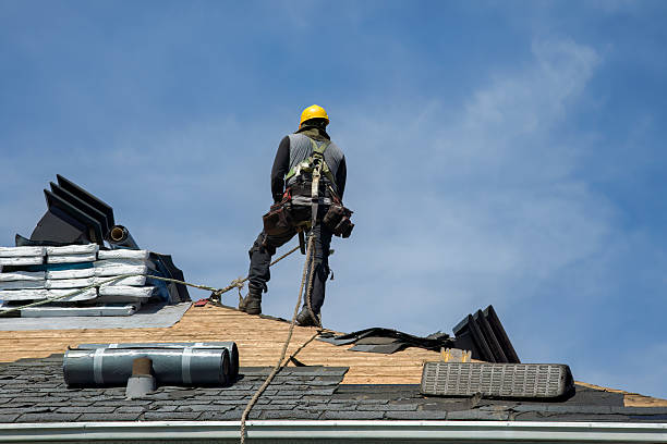 Professional Gutter Installation technician working in Cherokee, IA